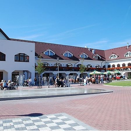 Hotel Slunecni Dvur Brno Dış mekan fotoğraf