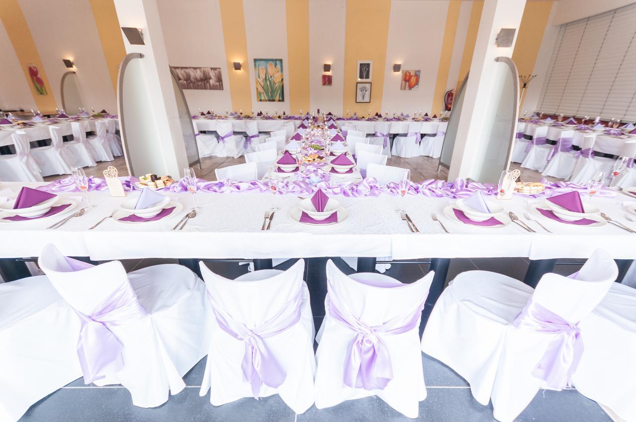 Hotel Slunecni Dvur Brno Dış mekan fotoğraf