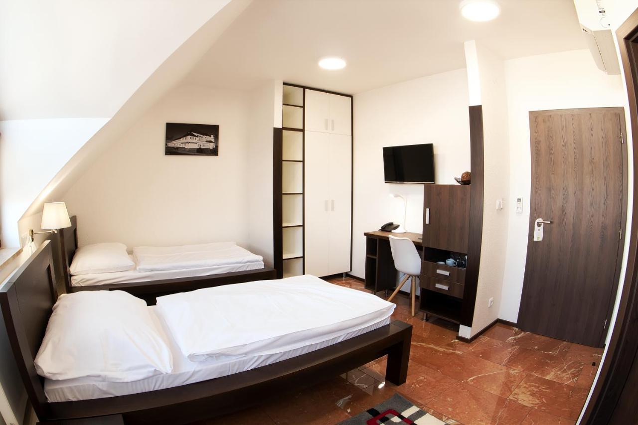 Hotel Slunecni Dvur Brno Dış mekan fotoğraf