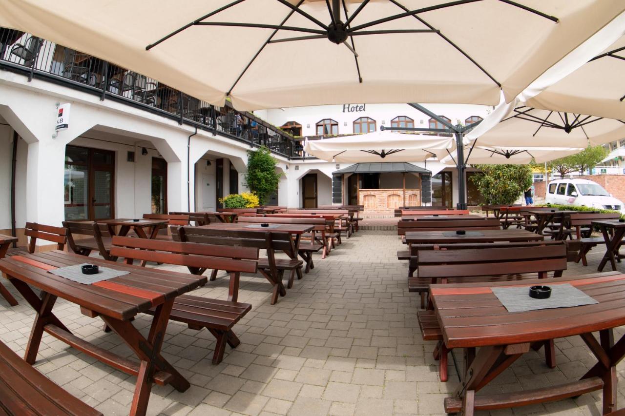 Hotel Slunecni Dvur Brno Dış mekan fotoğraf